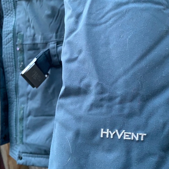 The North Face XS goose down filled hooded coat. - Picture 9 of 9